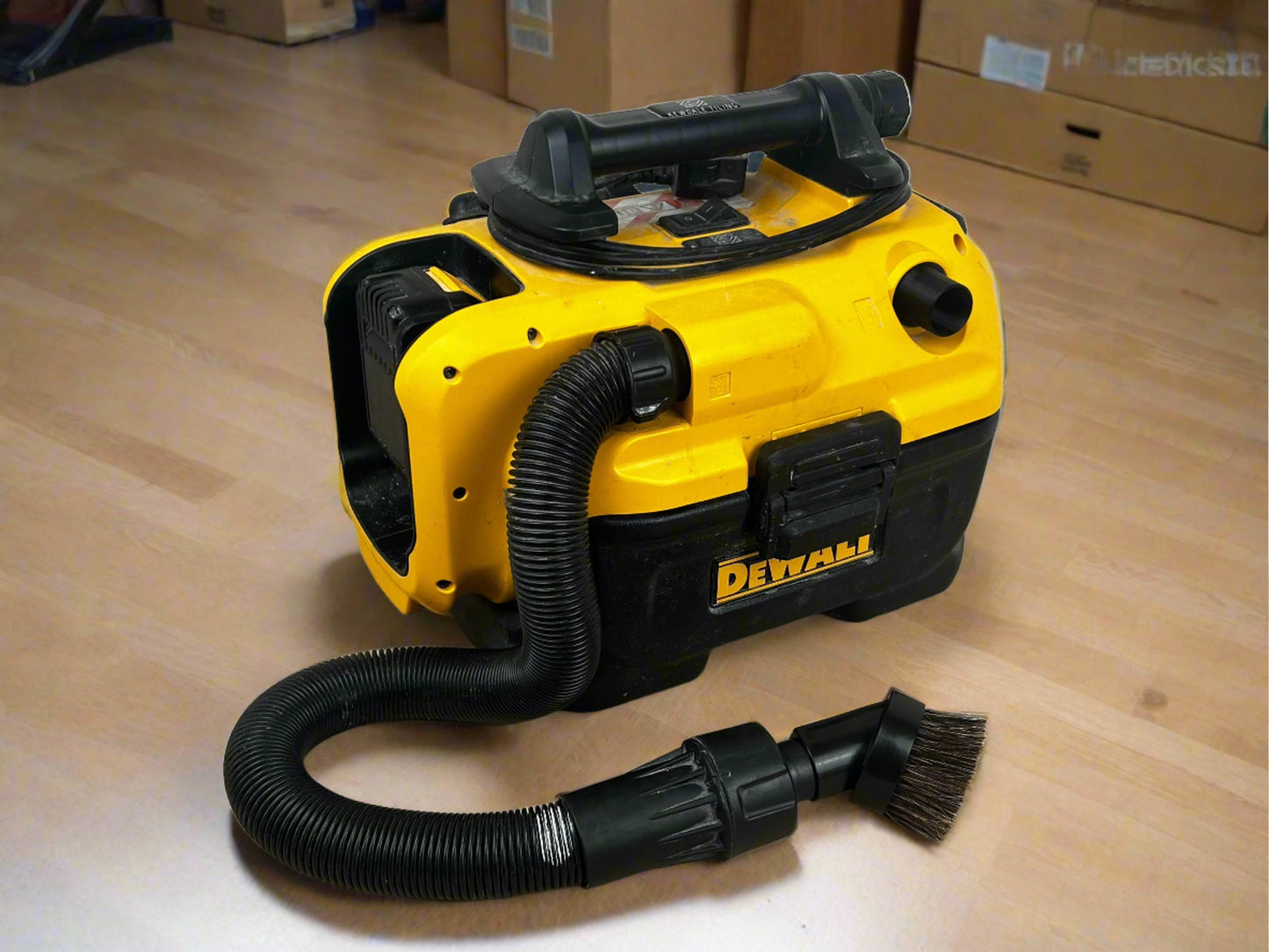 WetVac Adaptor & Brush For Dewalt 18V Shop Vac | Rugged Tools